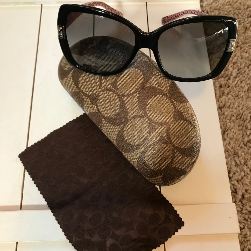 Sculpted signature Coach sunglasses